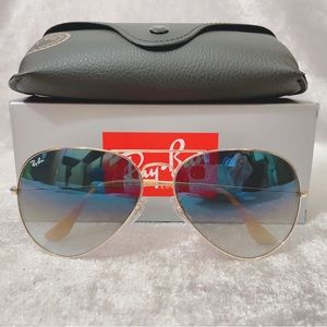 Ray-Ban Aviator Gradient Sunglasses in Gold and Light Blue